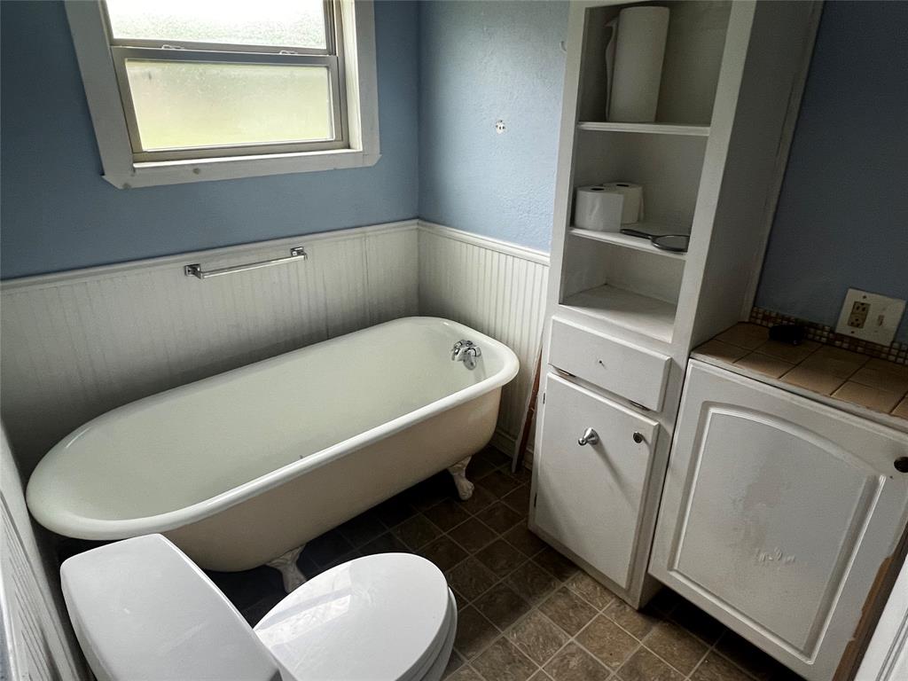 319 Ridgecrest Court Azle, TX 76020 - Photo 10 of 11