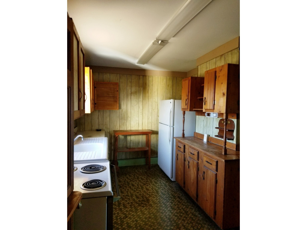 1301 Ben Gamble Road Jonesborough, TN 37659 - Photo 3 of 9 kitchen