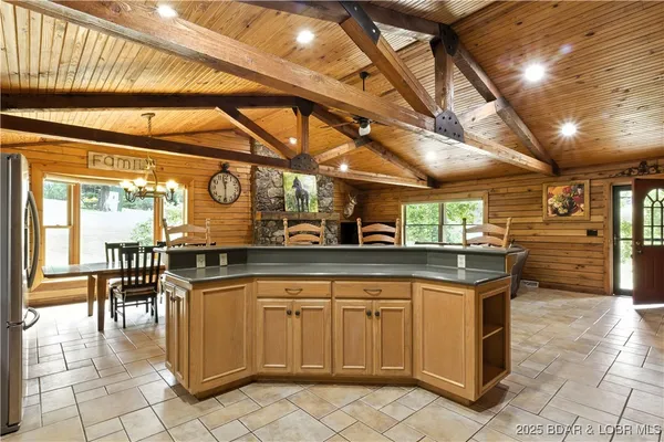 $1,250,000 | 14616 Deer Run Road, Henley, MO 65040