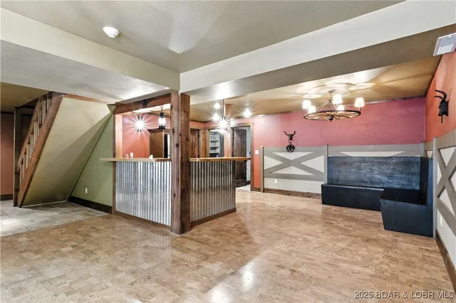 $1,250,000 | 14616 Deer Run Road, Henley, MO 65040