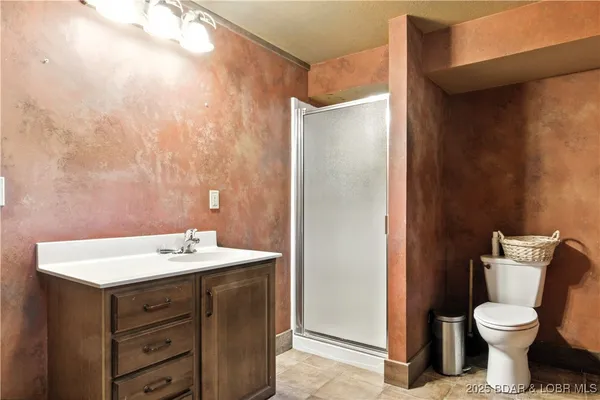 $1,250,000 | 14616 Deer Run Road, Henley, MO 65040