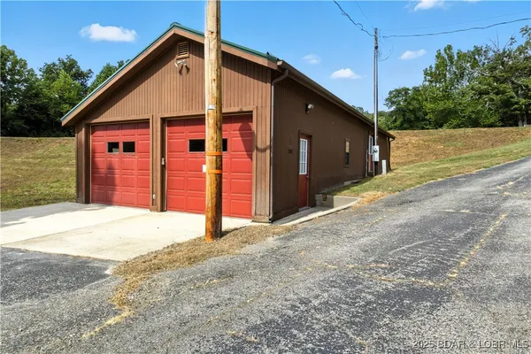 $1,250,000 | 14616 Deer Run Road, Henley, MO 65040