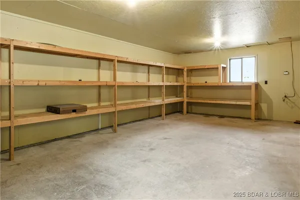 $1,250,000 | 14616 Deer Run Road, Henley, MO 65040