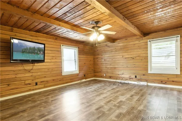 $1,250,000 | 14616 Deer Run Road, Henley, MO 65040