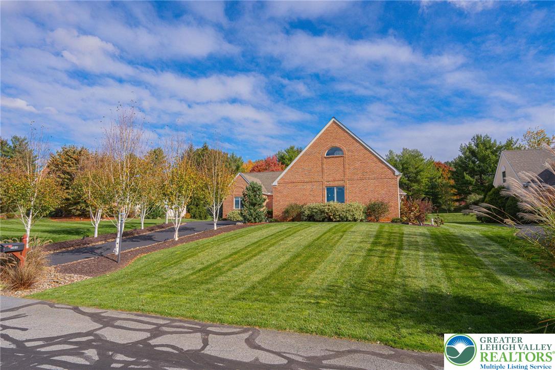 2560 Gracie Lone Lower Macungie Township, PA 18062 - Photo 4 of 68 Professionally Landscaped and maintained by the HOA