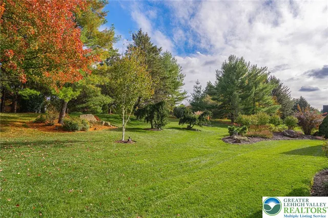 $975,000 | 2560 Gracie Lone, Lower Macungie Township, PA 18062