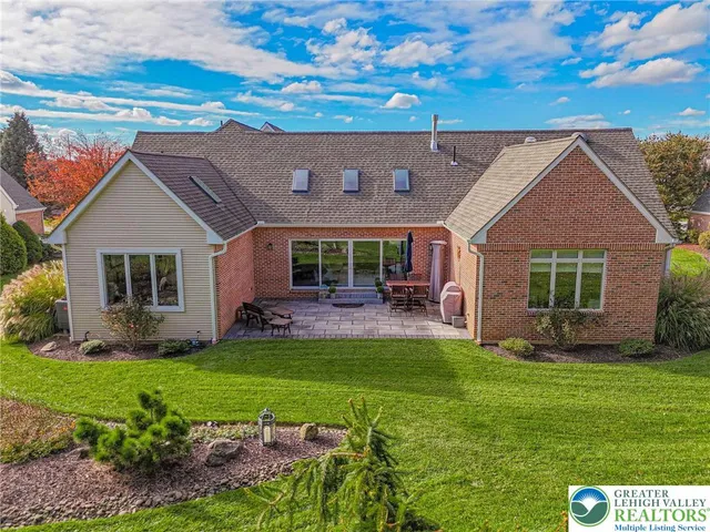 $975,000 | 2560 Gracie Lone, Lower Macungie Township, PA 18062