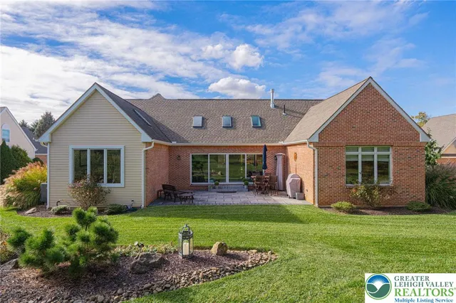 $975,000 | 2560 Gracie Lone, Lower Macungie Township, PA 18062