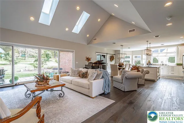 $975,000 | 2560 Gracie Lone, Lower Macungie Township, PA 18062