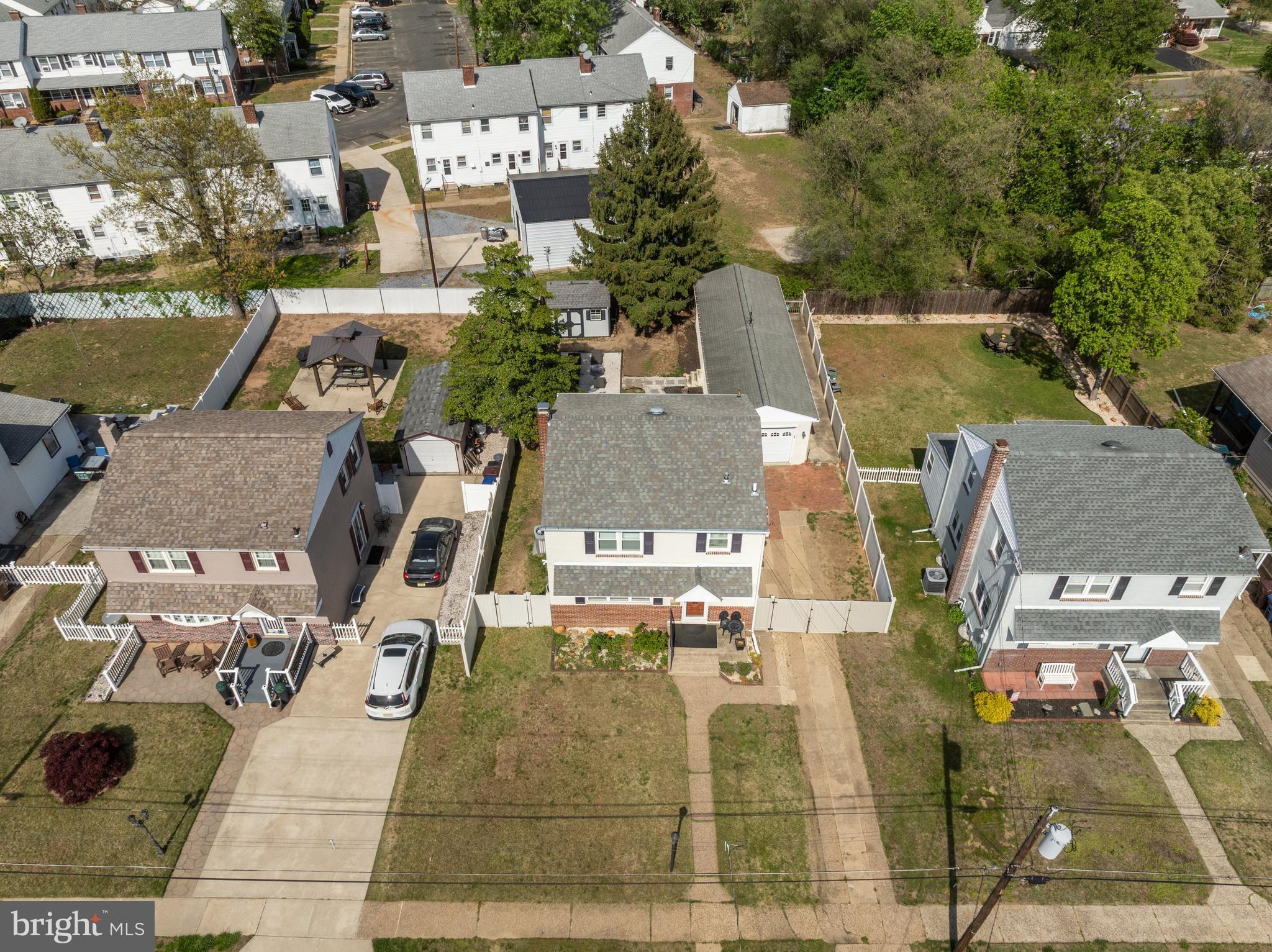 805 Delaware Avenue Riverside, NJ 08075 - Photo 30 of 42 an aerial view of residential houses with outdoor space