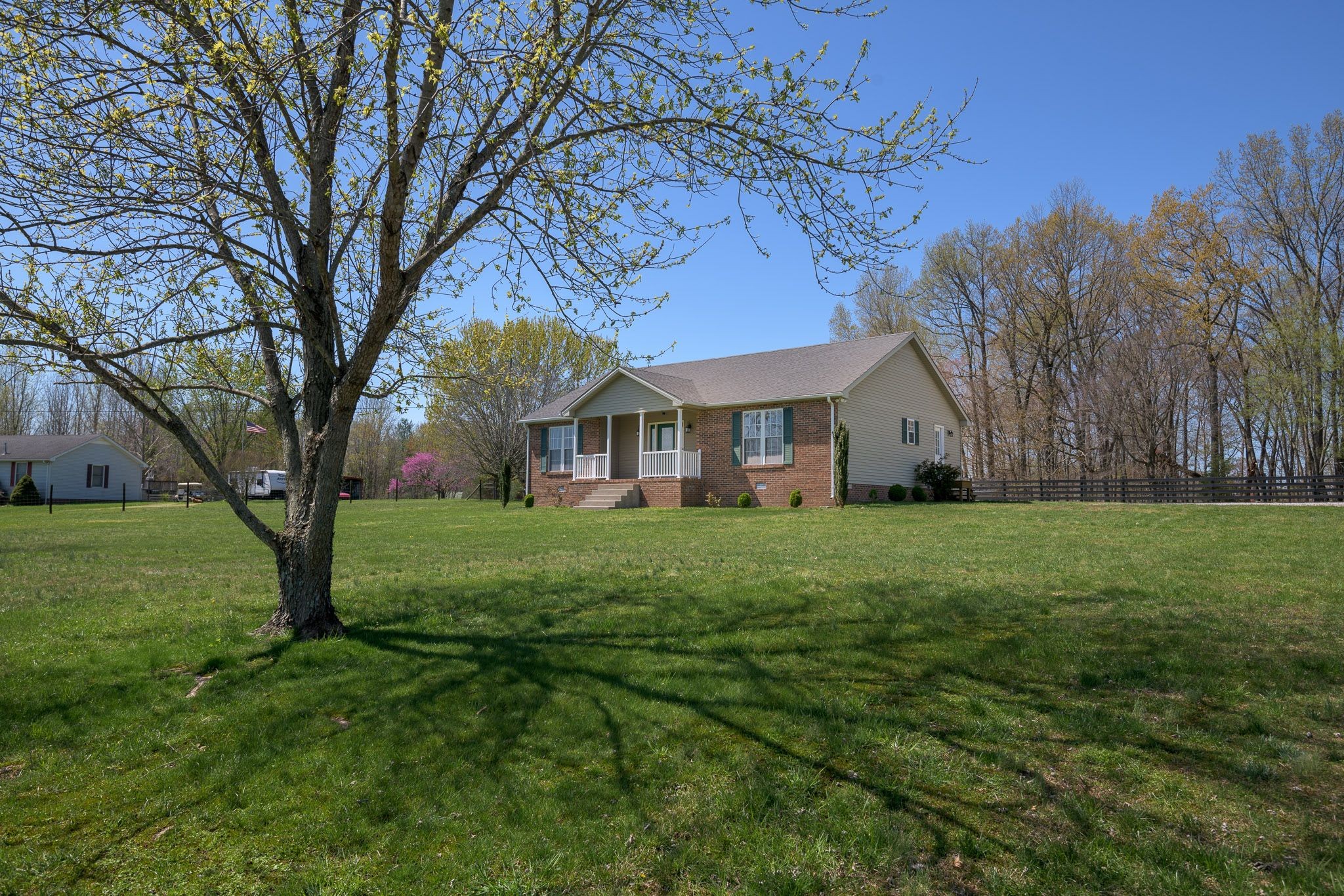 4165 Mt Zion Road Springfield, TN 37172 - Photo 4 of 42 a front view of a house with garden