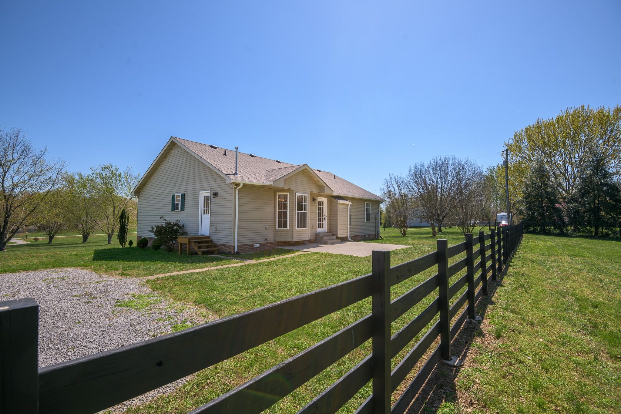 4165 Mt Zion Road Springfield, TN 37172 - Photo 7 of 42 a front view of a house with yard and green space