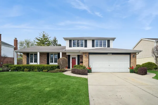 $695,000 | 3712 Winnetka Road, Glenview, IL 60026