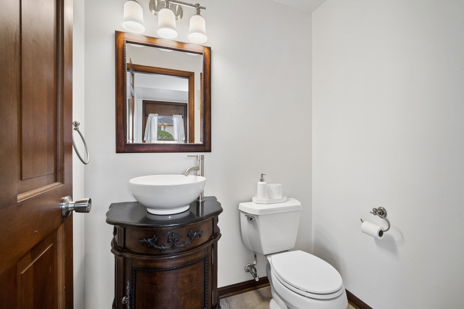 3712 Winnetka Road Glenview, IL 60026 - Photo 4 of 32