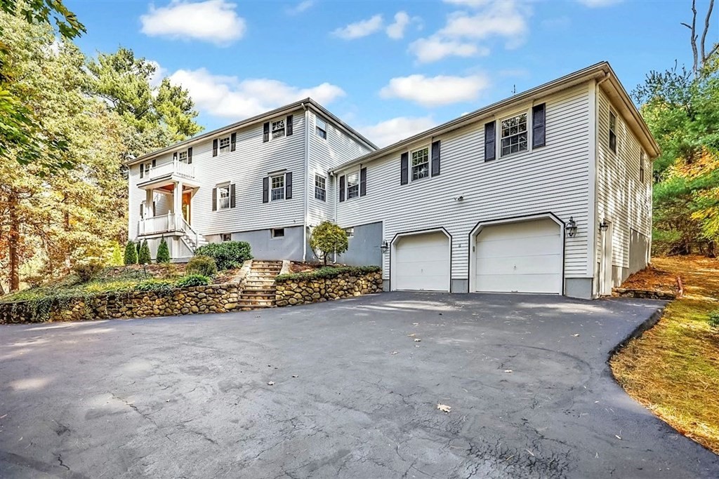 16 Gates Road Middleton, MA 01949 - Photo 3 of 42 Gallery Image 3