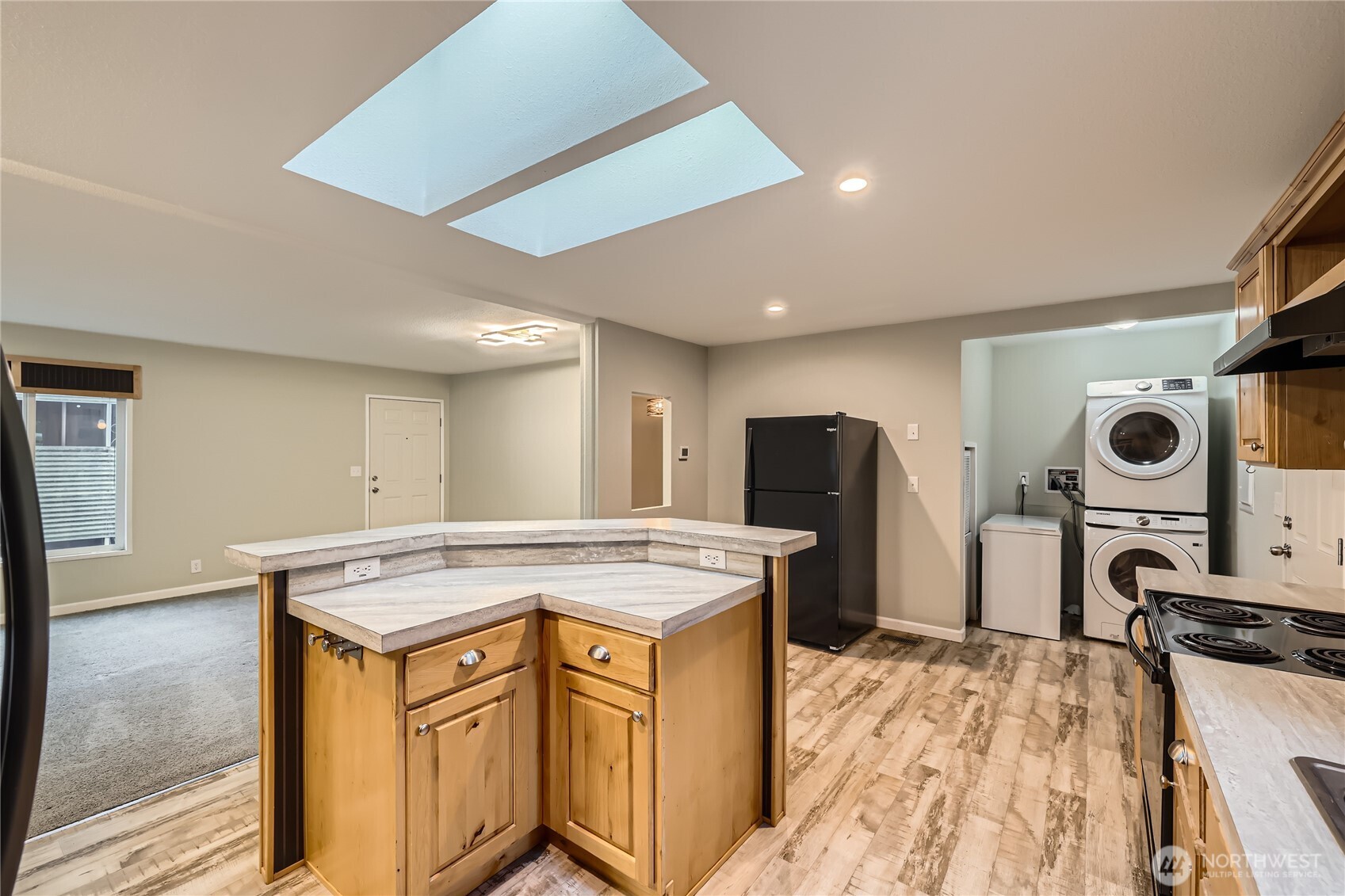12814 Northeast 190th Place Bothell, WA 98011 - Photo 9 of 28 Gallery Image 9