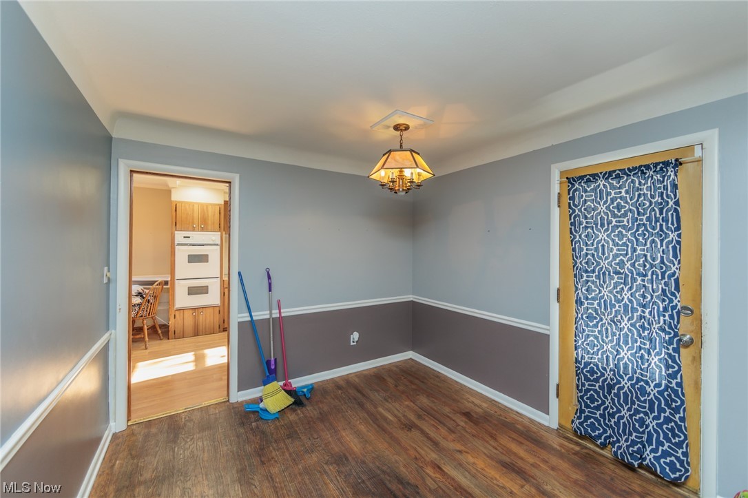 5198 East Farnhurst Road Cleveland, OH 44124 - Photo 5 of 34 Dining Room