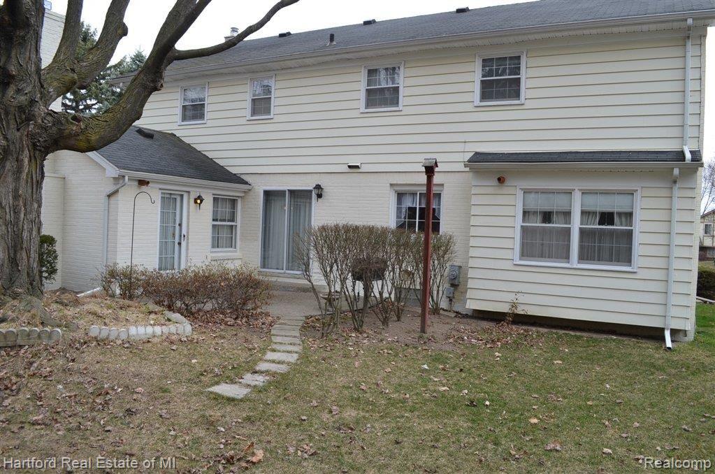 35675 Congress Road Farmington, MI 48335 - Photo 20 of 22 Rear View