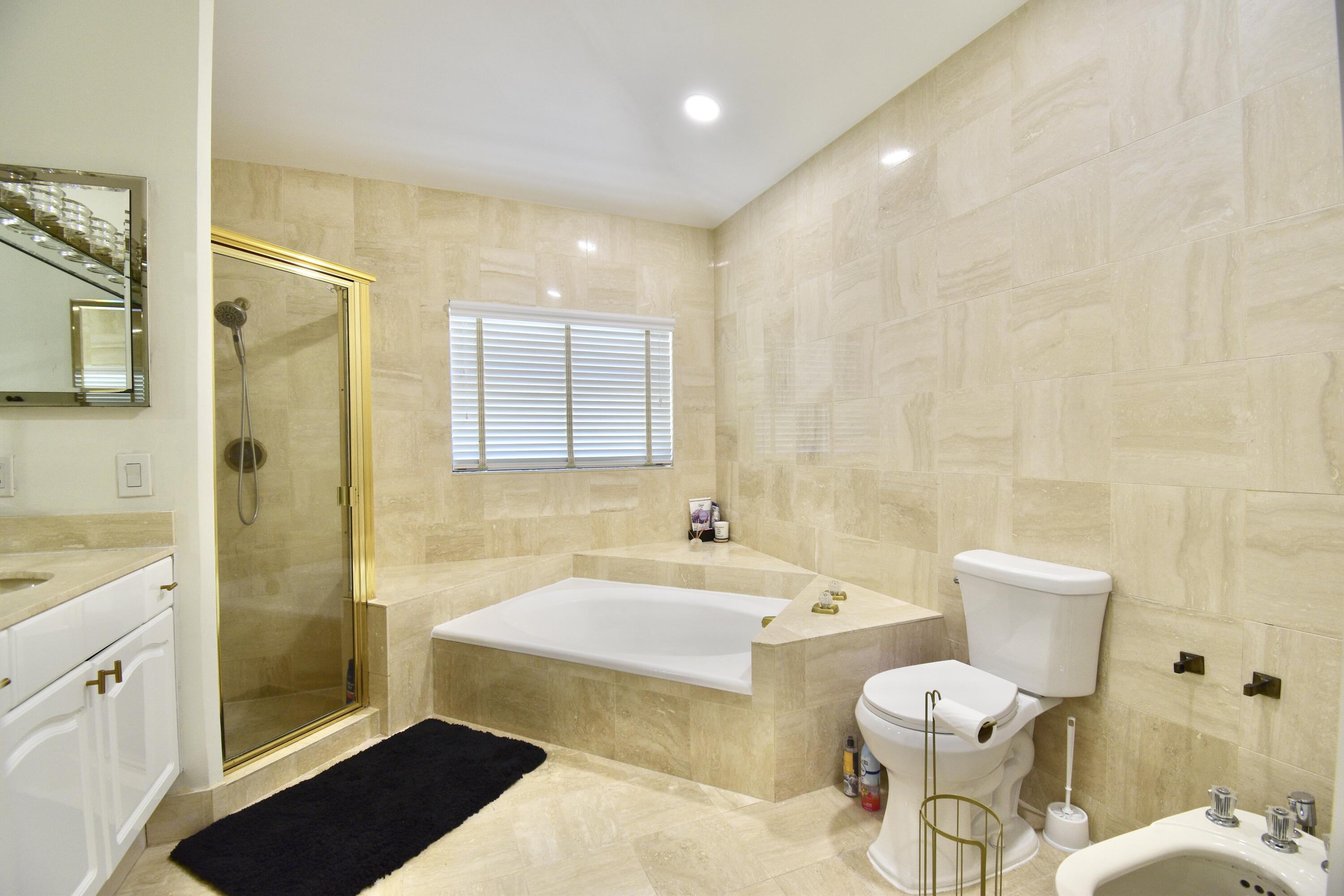 22620 Esplanada Circle Boca Raton, FL 33433 - Photo 24 of 44 24