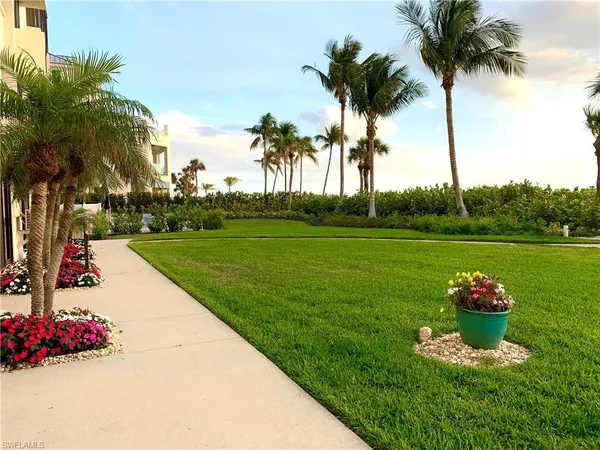 $13,500 | 10475 Gulf Shore Drive, Unit 113, Naples, FL 34108