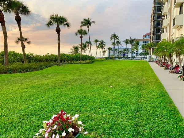 $13,500 | 10475 Gulf Shore Drive, Unit 113, Naples, FL 34108