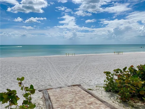 $13,500 | 10475 Gulf Shore Drive, Unit 113, Naples, FL 34108