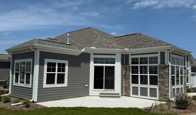 $648,499 | 877 South Verona Circle, Unit 82, Grafton, WI 53024