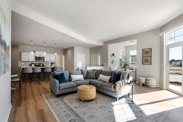 $648,499 | 877 South Verona Circle, Unit 82, Grafton, WI 53024