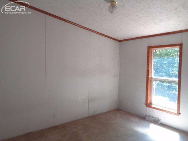 6196 Oak Road Vassar, MI 48768 - Photo 7 of 12 21186710-6.JPG