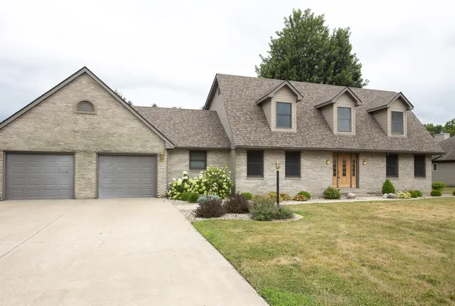 $354,000 | 2790 Stone Ridge Drive, Kankakee, IL 60901