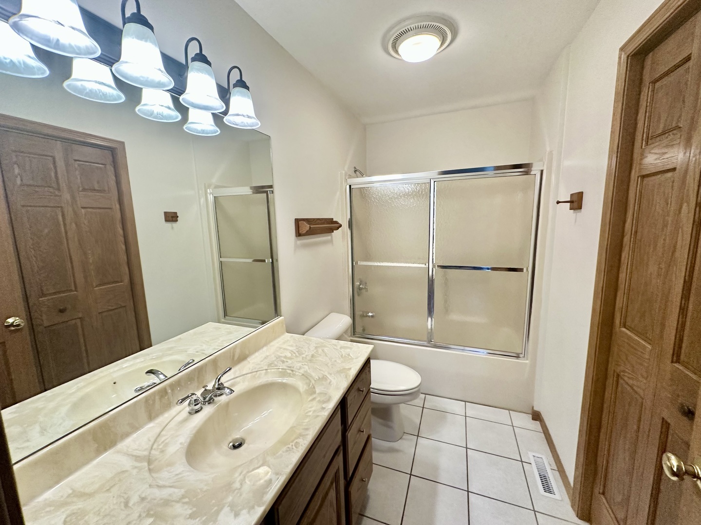 2790 Stone Ridge Drive Kankakee, IL 60901 - Photo 11 of 18