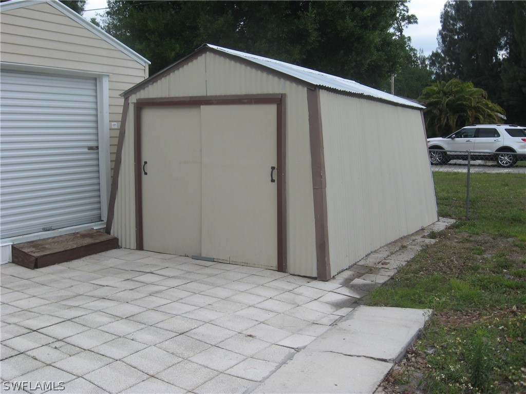 1260 Old Bridge Road North Fort Myers, FL 33917 - Photo 23 of 29 a view of backyard of house