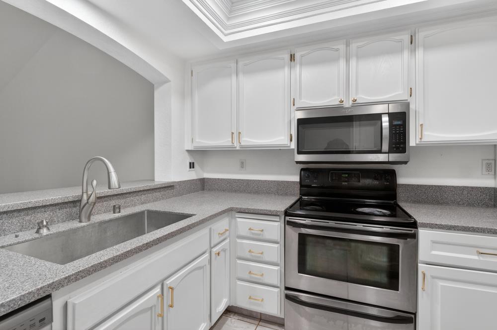 8825 Lemas Road Sacramento, CA 95828 - Photo 12 of 41