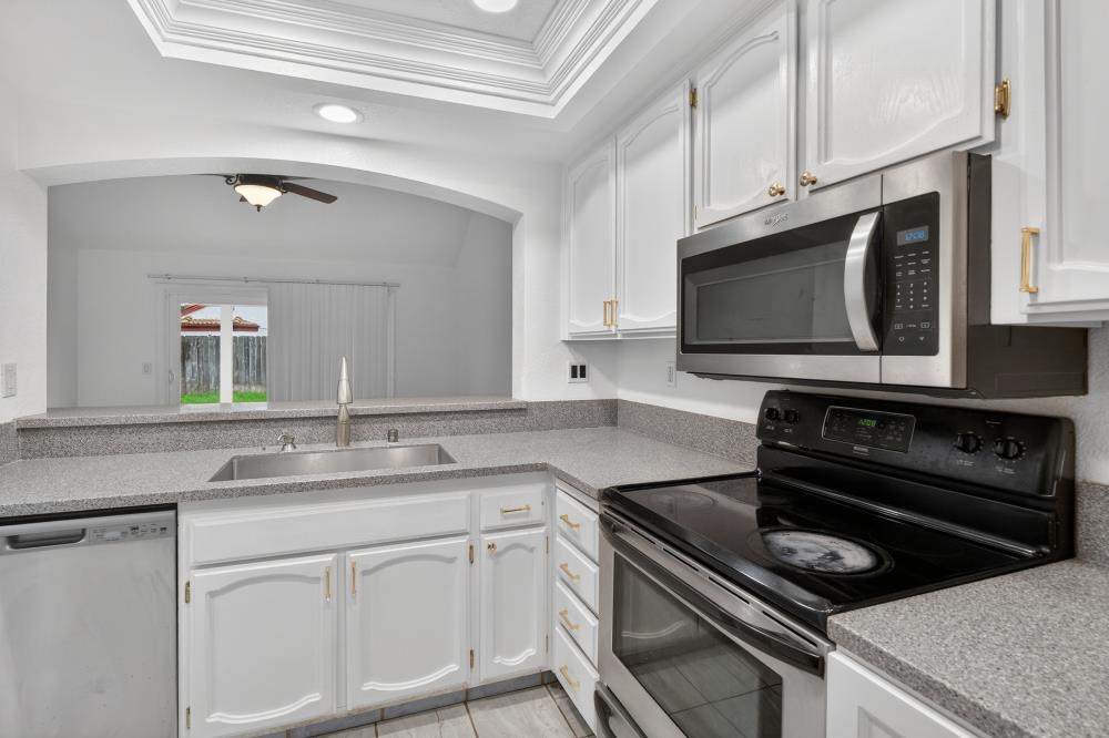 8825 Lemas Road Sacramento, CA 95828 - Photo 13 of 41