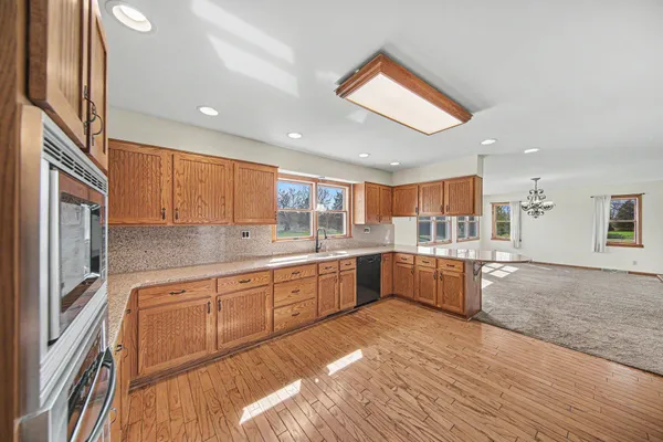 $649,900 | 4001 Hoyer Road, Jackson, MI 49201