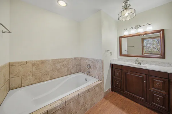 $649,900 | 4001 Hoyer Road, Jackson, MI 49201