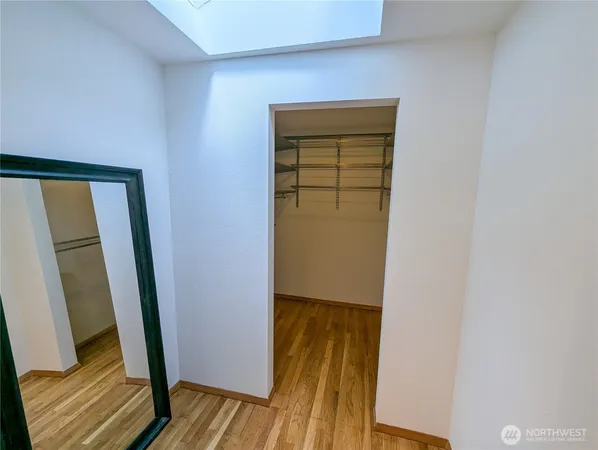 $5,990 | 9233 Southeast 59th Street, Mercer Island, WA 98040