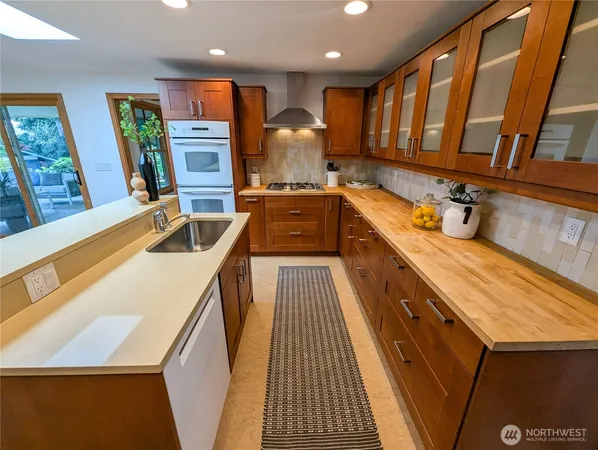 $5,990 | 9233 Southeast 59th Street, Mercer Island, WA 98040