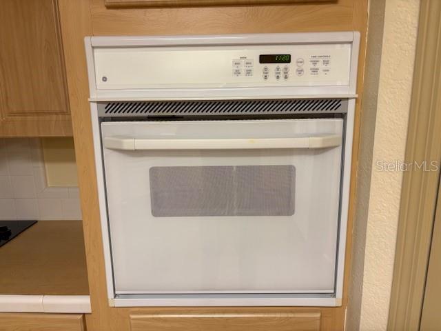 1894 Elizabeth Lane Mount Dora, FL 32757 - Photo 21 of 69 a close view of washer and dryer