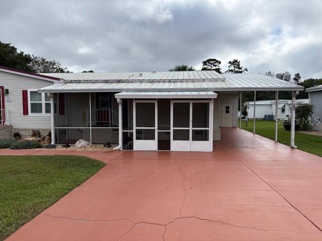 1894 Elizabeth Lane Mount Dora, FL 32757 - Photo 57 of 69 a view of a house with backyard and garden