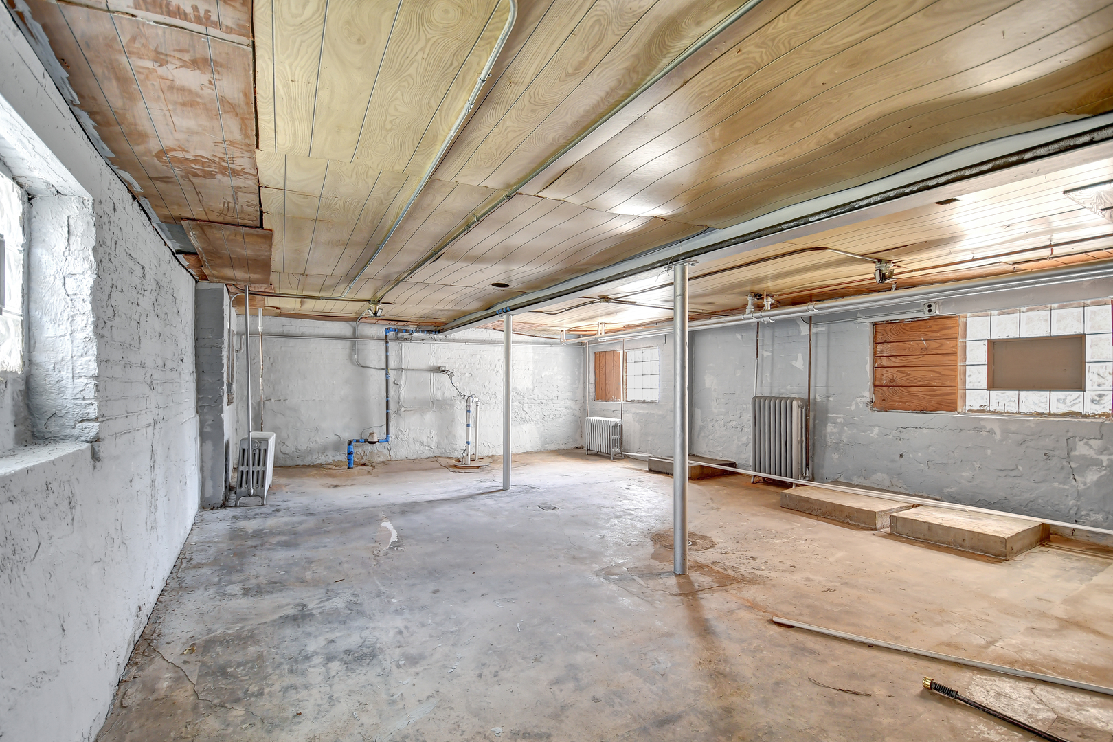 7409 West 63rd Place Summit, IL 60501 - Photo 17 of 18 a view of an empty room with a window