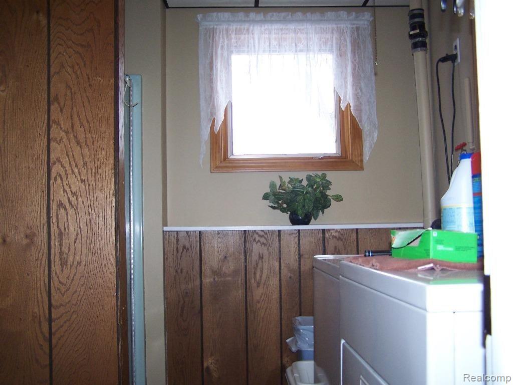 7345 Brophy Road Howell, MI 48855 - Photo 17 of 25 Laundry