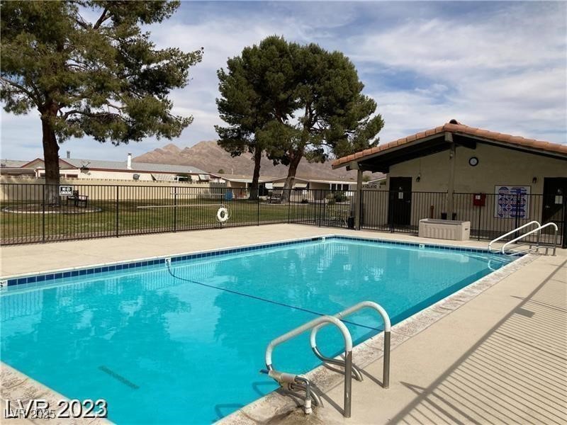 5563 Petaca Road Las Vegas, NV 89122 - Photo 25 of 27 2nd community pool