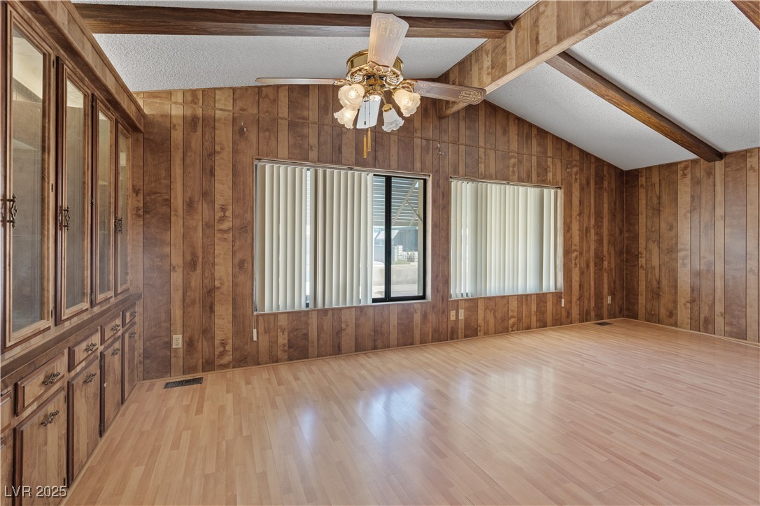 5563 Petaca Road Las Vegas, NV 89122 - Photo 8 of 27