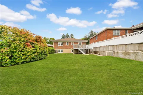 a view of a house with a big yard