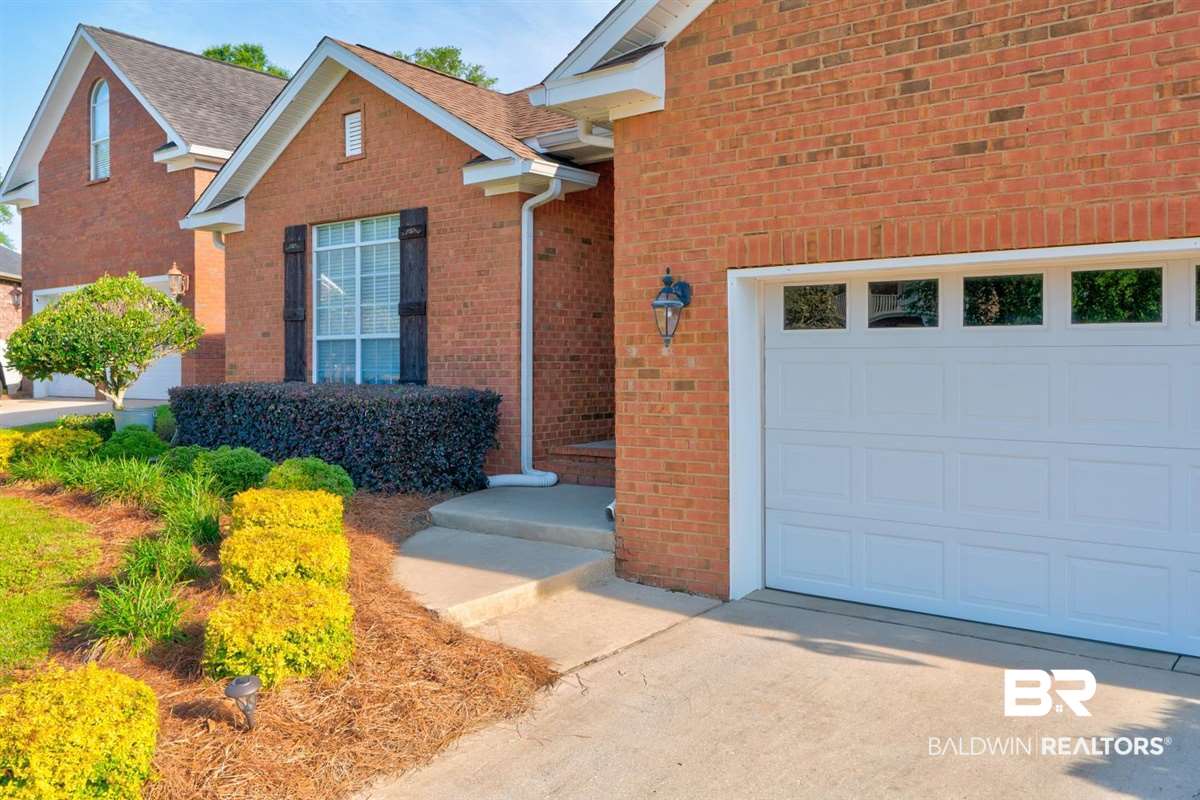 7006 Muirfield Court Mobile, AL 36618 - Photo 2 of 27