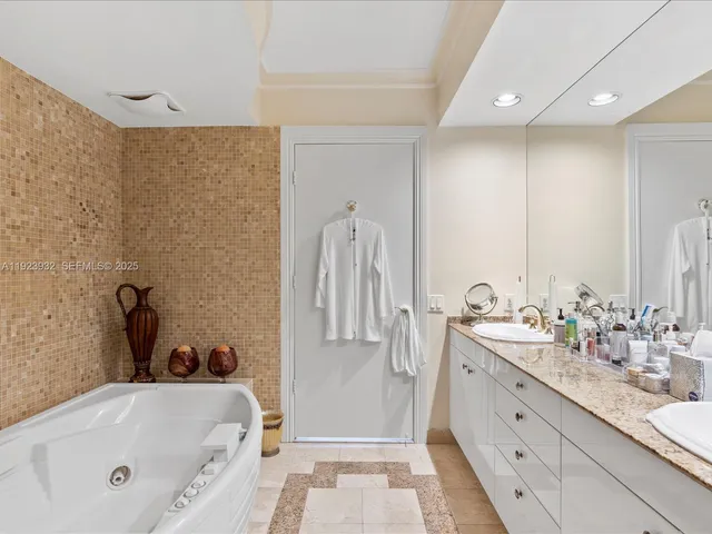 $1,975,000 | 19111 Collins Avenue, Unit 2503, Sunny Isles Beach, FL 33160