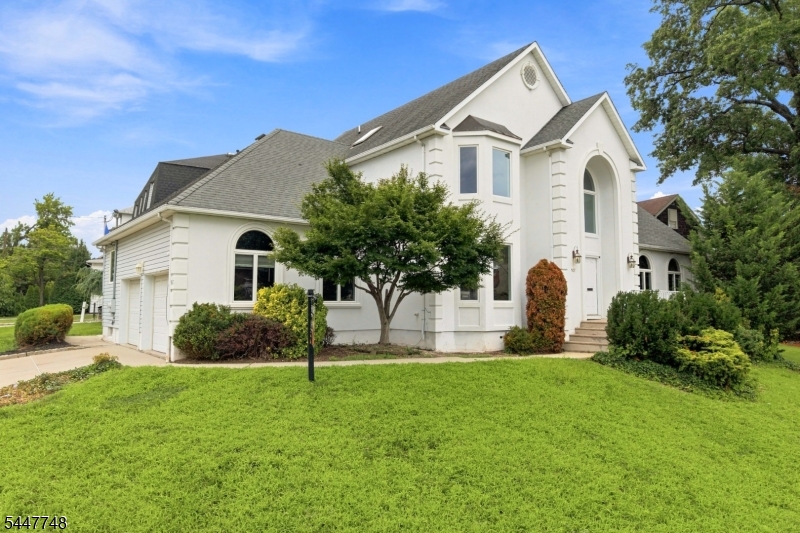 907 Colonia Road Elizabeth, NJ 07208 - Photo 2 of 44 Gallery Image 2