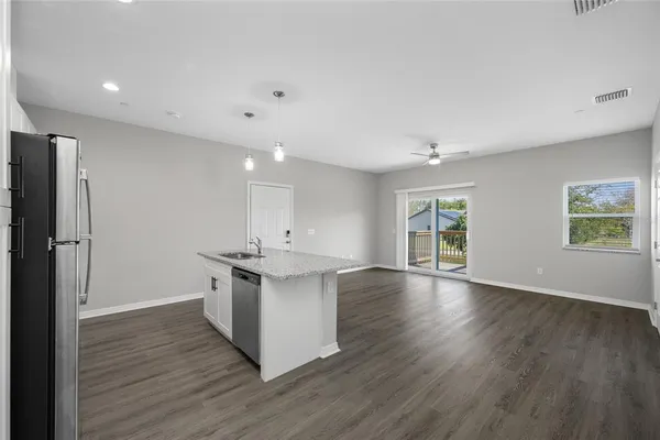 $2,945 | 2115 Sebring Place, Clearwater, FL 33760