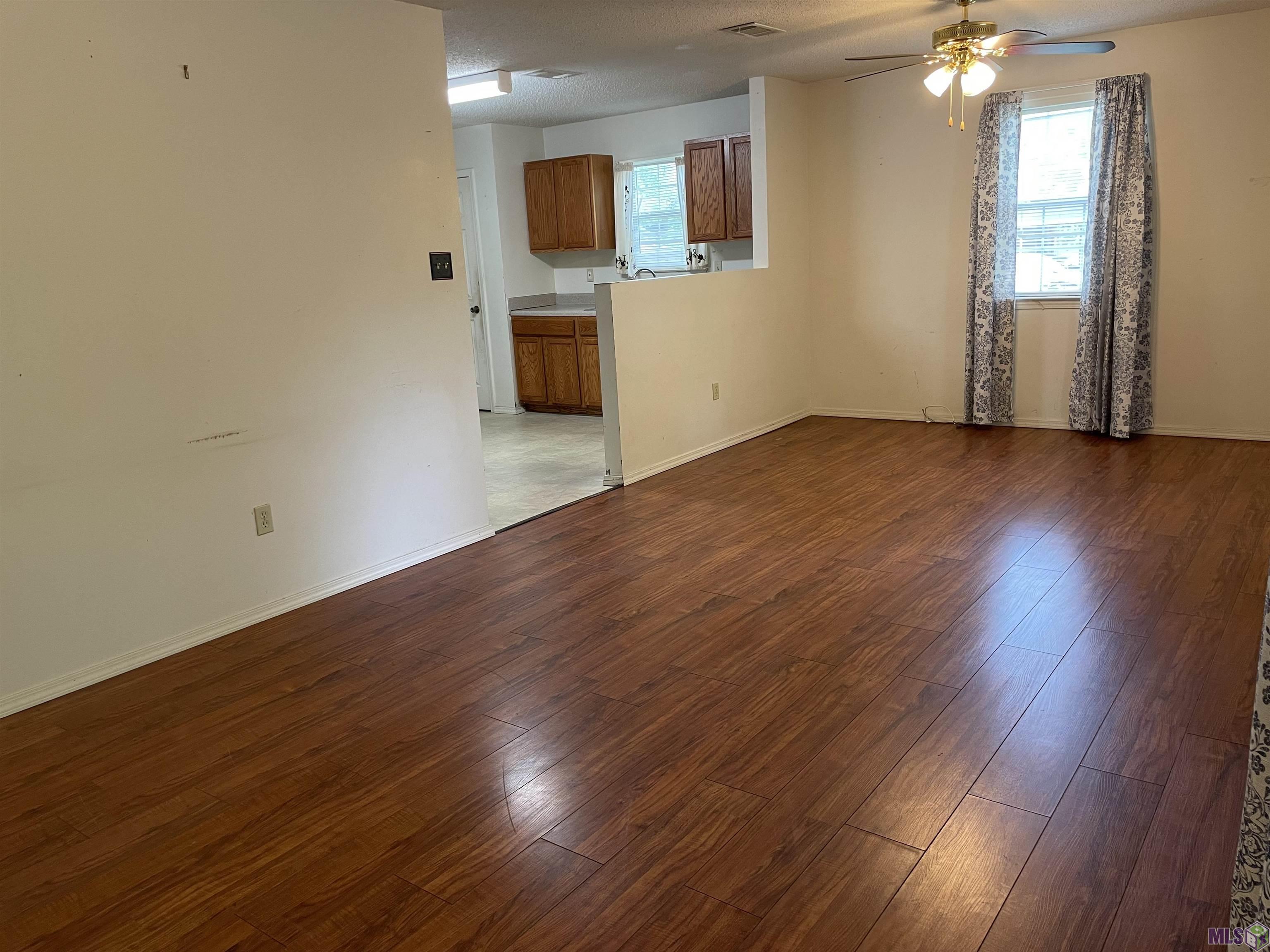 1934 West Worthy Road Gonzales, LA 70737 - Photo 4 of 14 livingroom/dinning room